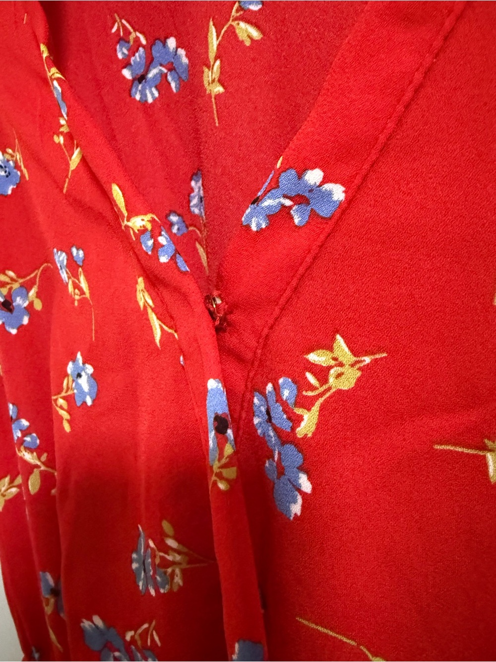 Sienna Sky Red Floral Short Sleeve V-Neck Women's Dress - Picture 5 of 7